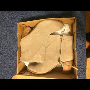 NEW! Toms Suede Lunata Bootie, Size 8.5